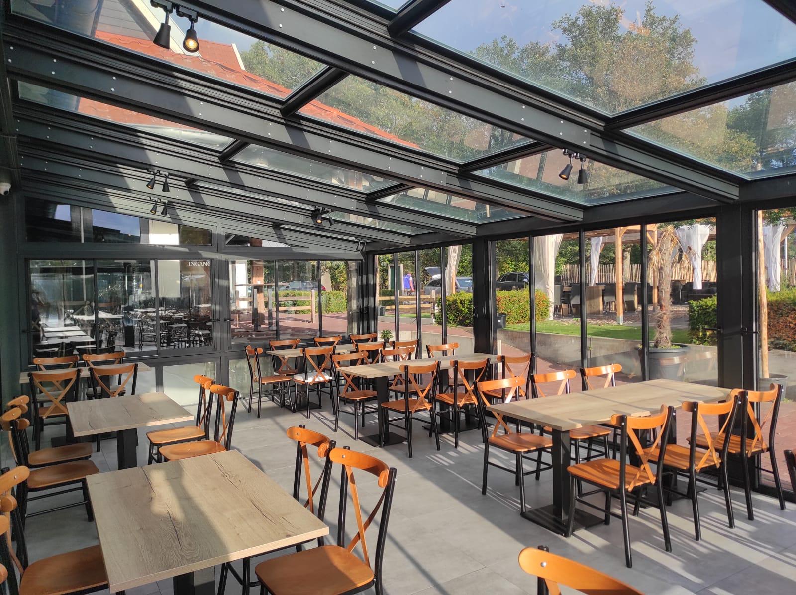 Bahçeye bakan açılır cam tavanlı salon, Carte Blanche 99 Oldenzaal