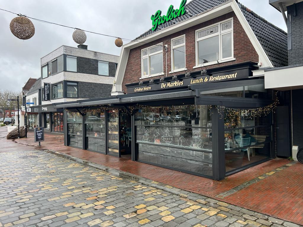 Giyotin cam cephenin sokaktan görünümü, De Markies Rijssen