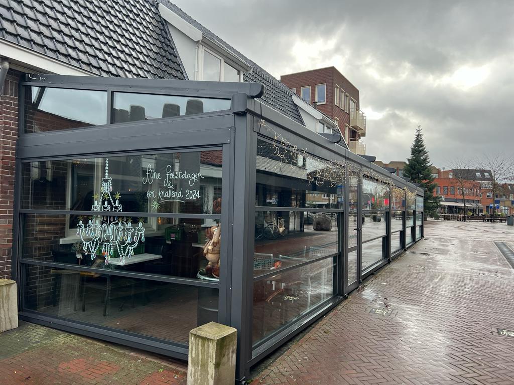 Yandan giyotin cam panellerinin yatay bölümleri, De Markies Rijssen