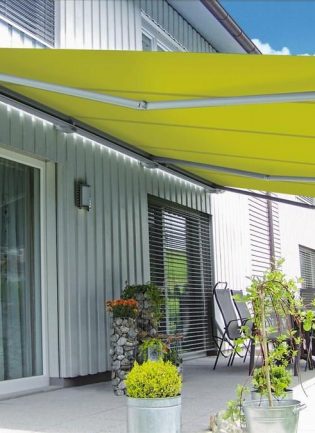 Cassette Awning, Green Fabric