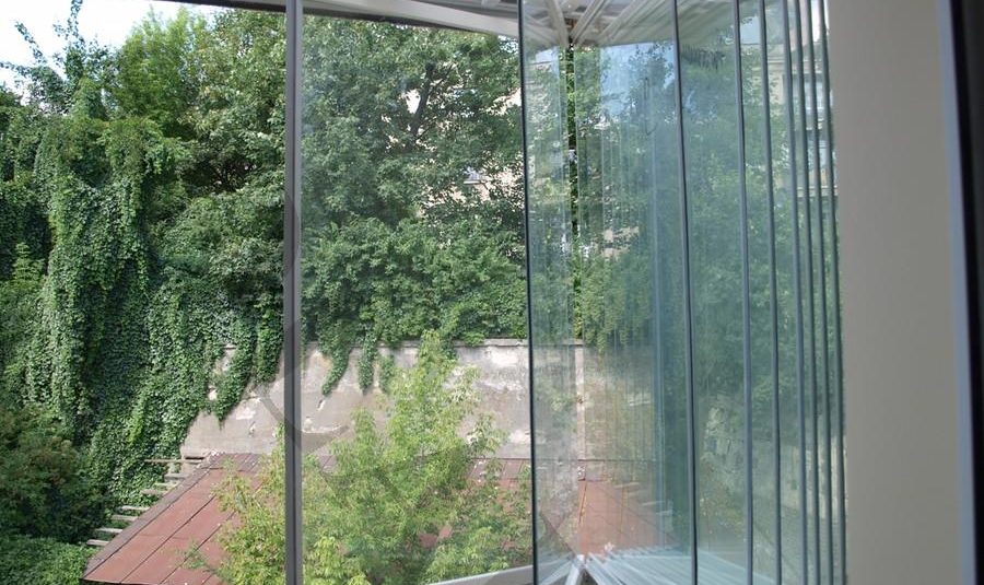 Winter Garden, Folding Glass Balcony System